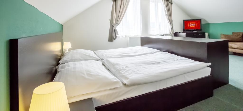 Garni Hotel Fellini Žiar nad Hronom Eksteriør bilde