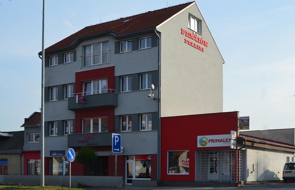 Garni Hotel Fellini Žiar nad Hronom Eksteriør bilde