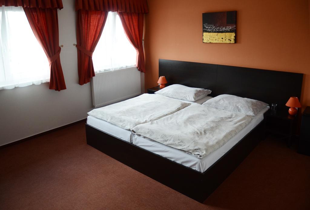 Garni Hotel Fellini Žiar nad Hronom Rom bilde